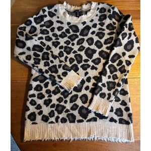 AQUA Cashmere‎ Leopard Print Sweater Distressed Trim Crew Neck NWOT Size M